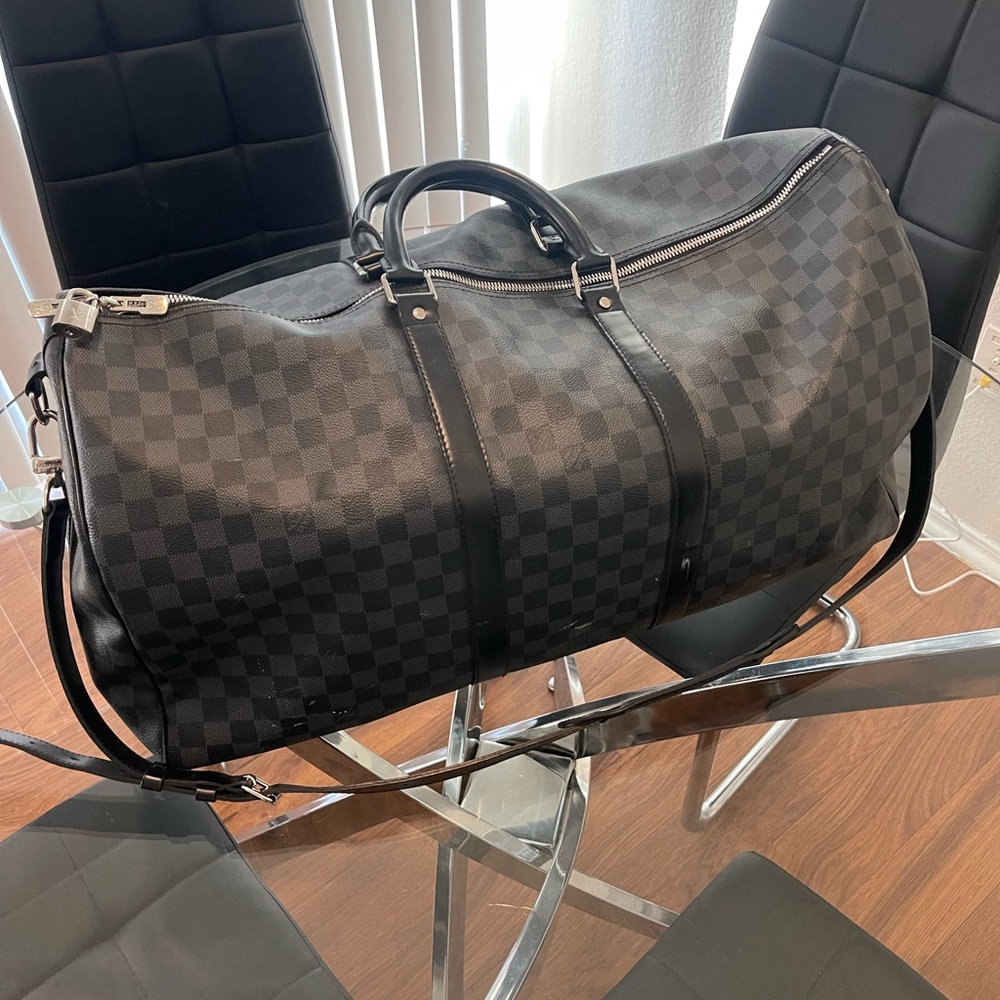 Damier Graphite Canvas, Keepall Bandoulière 55, 21.7 x 12.2 x 9.4 inches - Picture 3 of 3